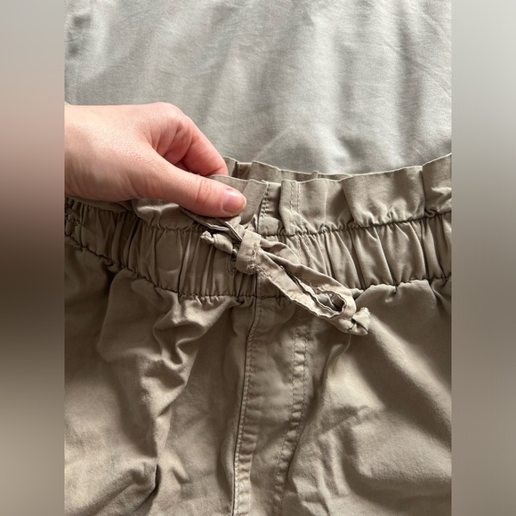 Abercrombie Paper Bag Shorts - Picture 3 of 10